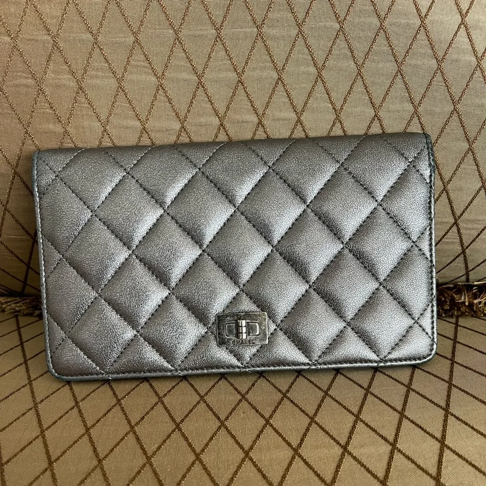 Chanel Wallet - Picture 1 of 12